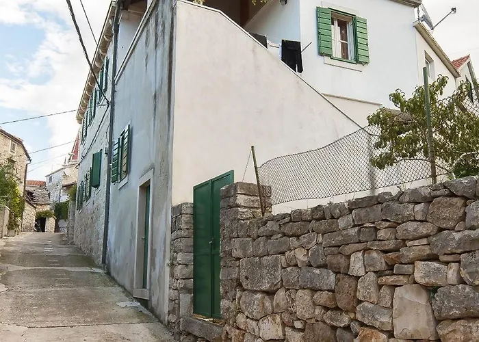 דירה Brane פוסטיר